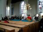 Overzicht informatiemarkt in de Grote of Jacobijnekerk (33kb)